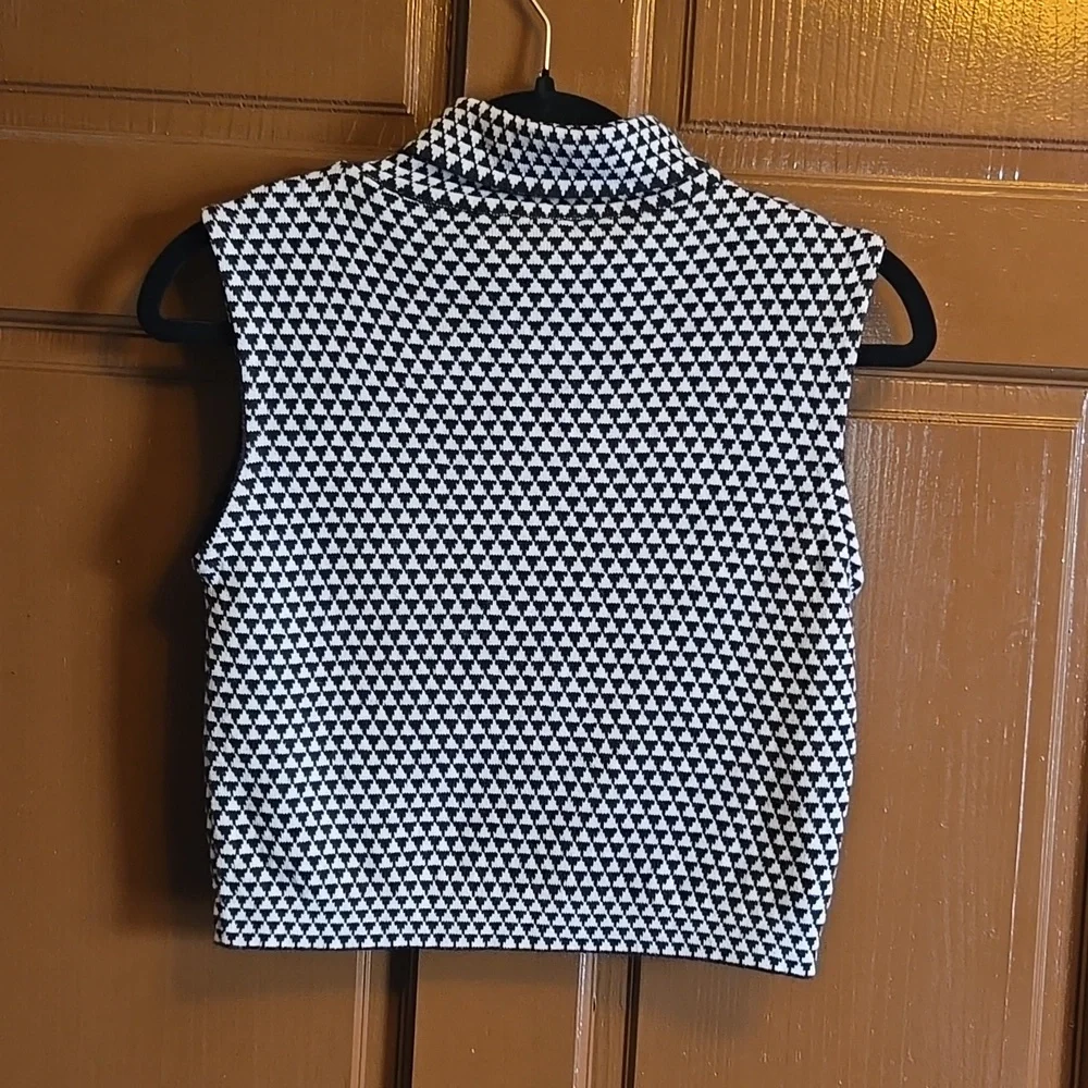 Zara-Blk/white knit turtle neck sleeveless short top Sz M - Picture 4 of 4